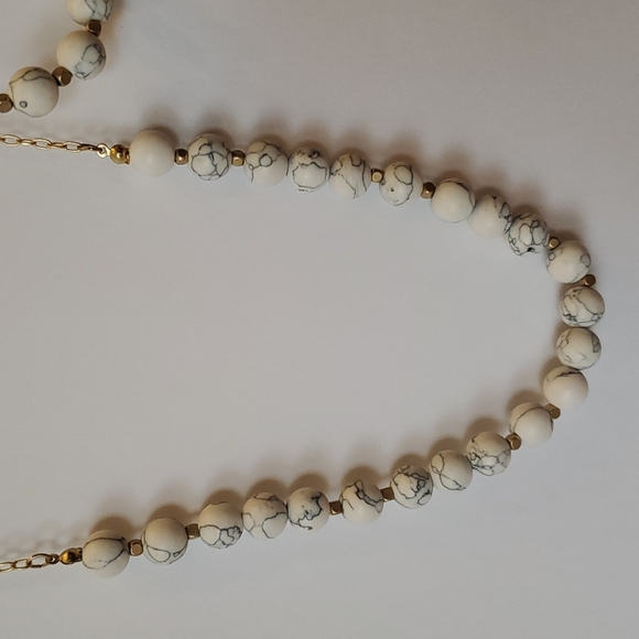 Necklace & earring set - Picture 3 of 3